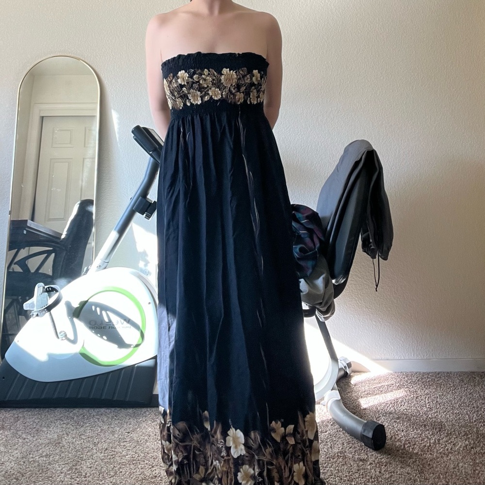 Strapless Black Hawaiian Maxi Dress